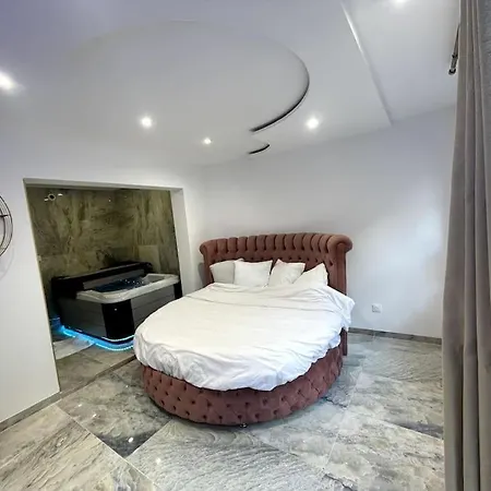 Saint-amand - Jacuzzi 2 Places アパート